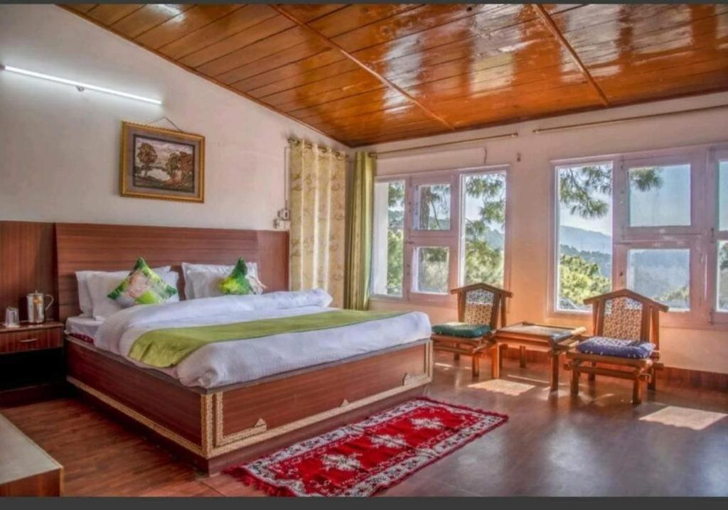 5 Bedrooms By Humble Stay Касаулі Екстер'єр фото