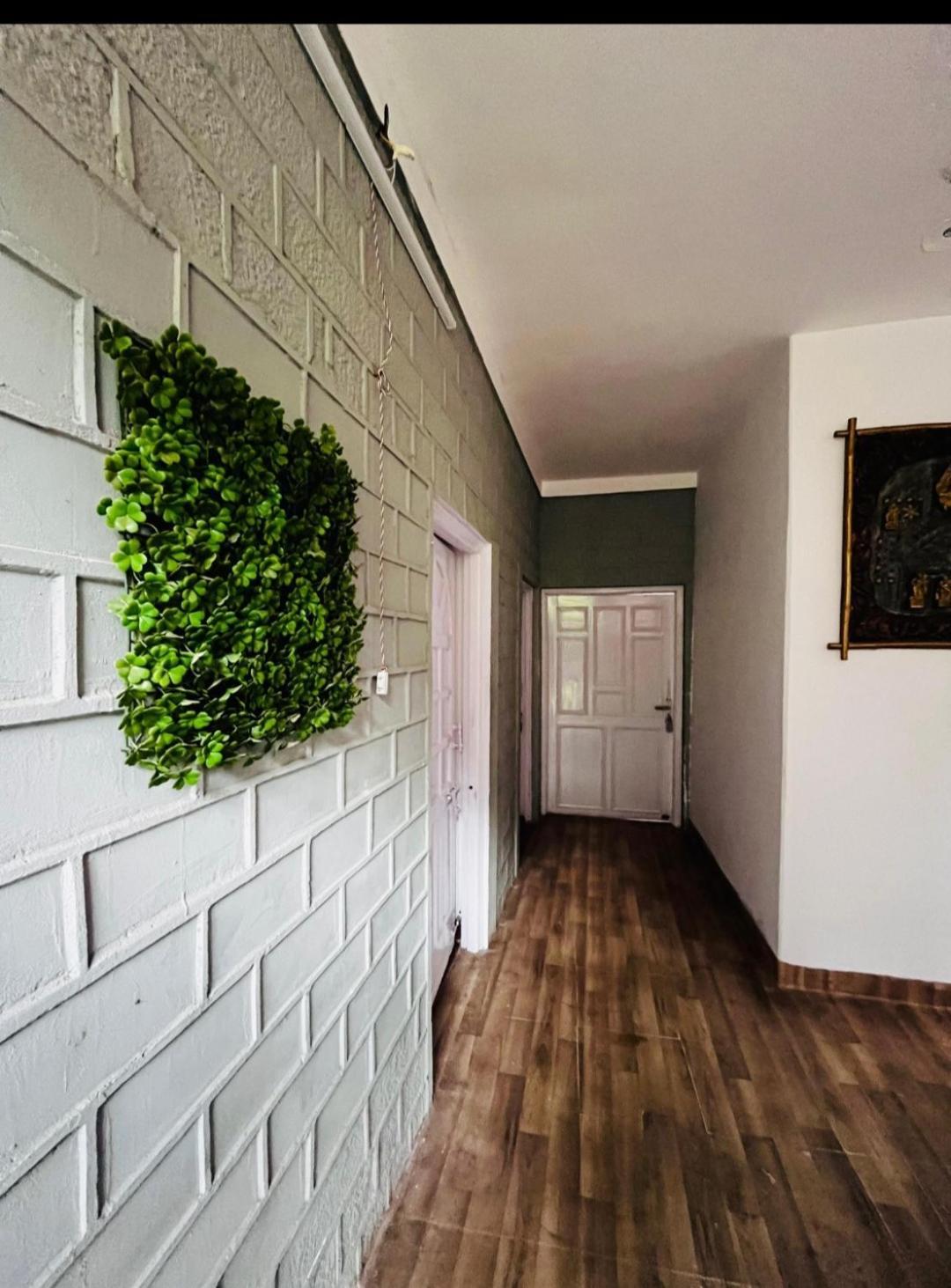 5 Bedrooms By Humble Stay Касаулі Екстер'єр фото